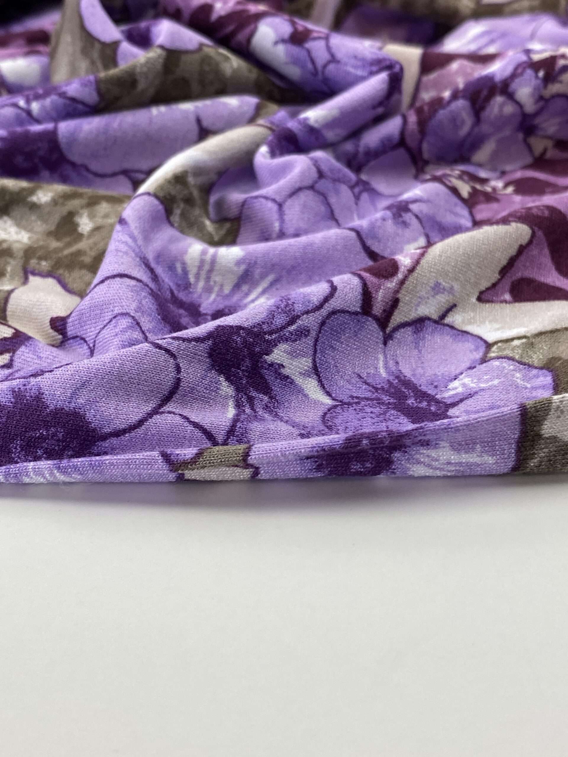 Lilac violet -viscose tricot