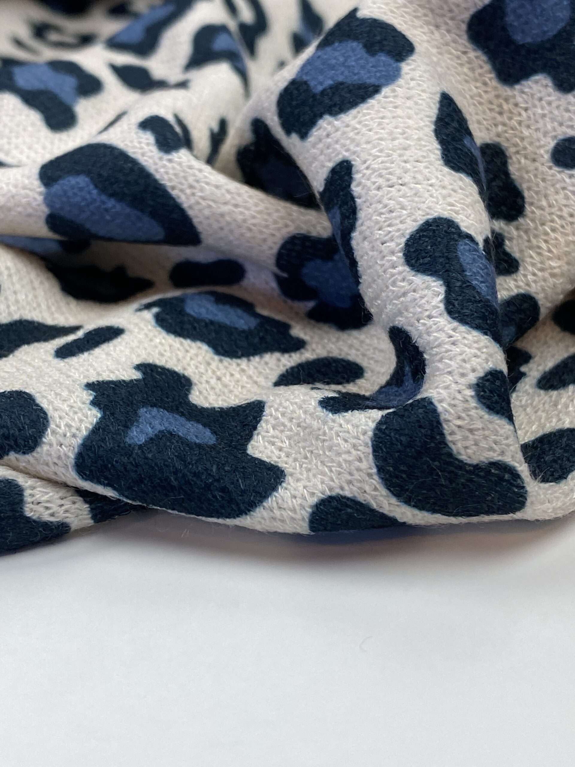 Soft leopard-comfy tricot