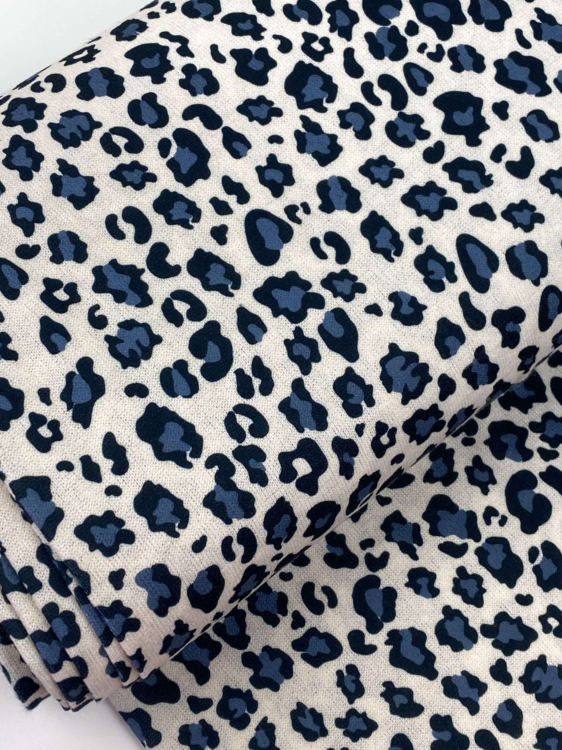 Soft leopard-comfy tricot