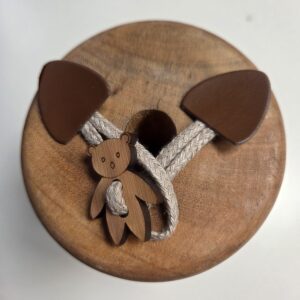 Bruin beertje – houtje touwtje