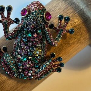 Festive Frog – Broche
