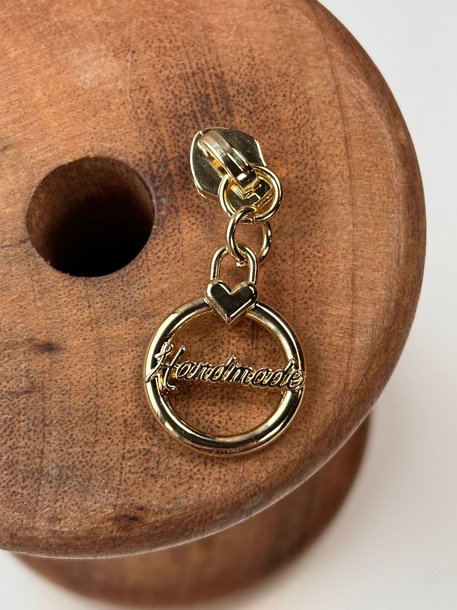Handmade <3 - goud - Schuiver voor SPIRAAL rits 6mm