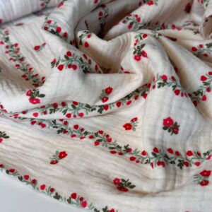 Red Daisies – double gauze tetra