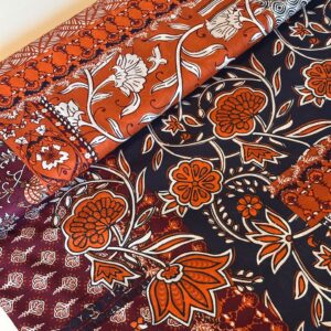 Rosewood Flowers – Popeline Katoen